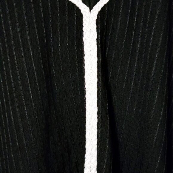 Ming Wang Womens Sleeveless V-Neck Top Size 1X Black White Minimalist Office - Picture 4 of 12